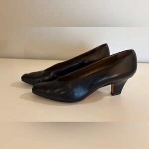 Yves Saint Laurent Women's Black Shoe Size 7.5N